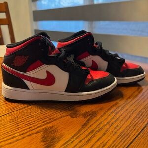 Big Boys size 4 Jordan 1